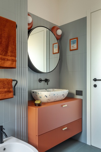 Bagno in stile moderno di 5 di Arch. Martina Pozzi MP_archistudio Bagno in stile moderno di 5 di Arch. Martina Pozzi MP_archistudio