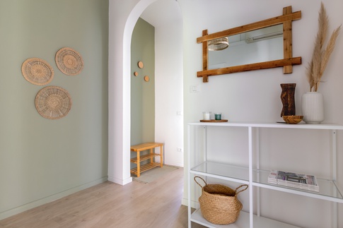 Ingresso in stile naturale di 7 di Isabella Giacometti Wellbeing Architect