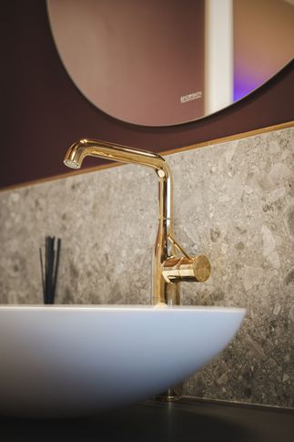 Bagno di Servizio in stile contemporaneo di 5 di SaturninoStudio Architecture and Design