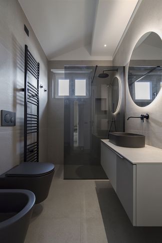 Bagno in stile japandi di 5 di APstudio