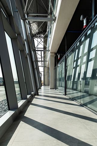 Open Space in stile moderno di 6000 di Lorenzo Franzi | Fotografia