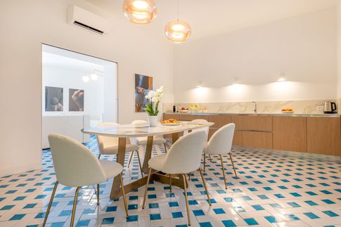 Cucina in stile mediterraneo di 25 di Coluccio architetti