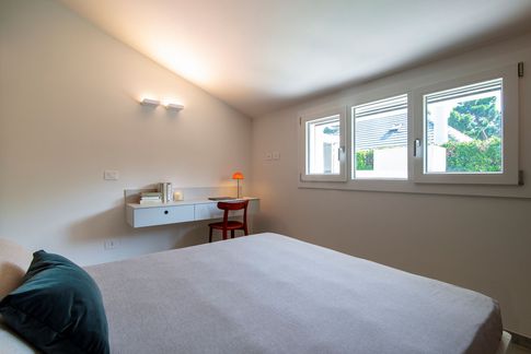 Camera da Letto in stile minimal di 10 di Cariolato Arredamenti