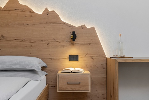 Camera da Letto in stile naturale di 15 di Arredamenti Andalo