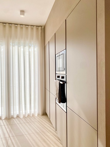 Cucina in stile contemporaneo di 27 di SuMisura Architetti