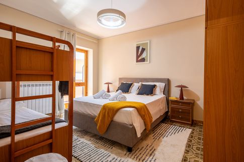 Camera da Letto in stile contemporaneo di 12 di Valeria Home Interior