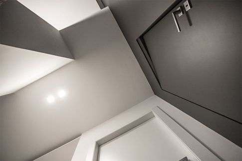 Ingresso in stile contemporaneo di 9 di DOME studio