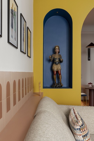 Soggiorno in stile maximalista di 12 di Rachele Biancalani Studio Soggiorno in stile maximalista di 12 di Rachele Biancalani Studio