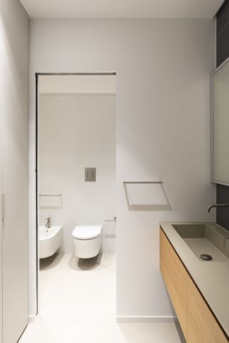 Bagno in stile contemporaneo di 5 di valeria ingrao architetto