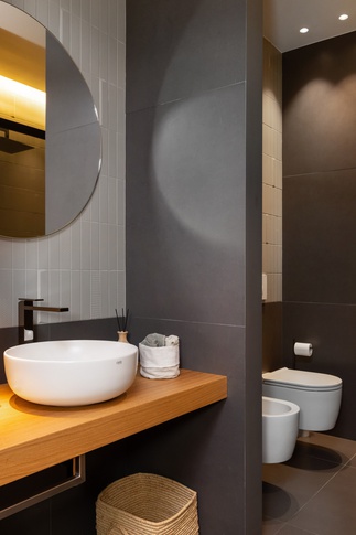 Bagno in stile contemporaneo di 10 di Arredamenti Andalo
