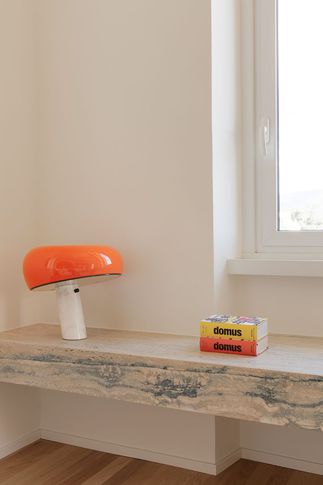 Soggiorno in stile contemporaneo di 25 di Tuc Studio