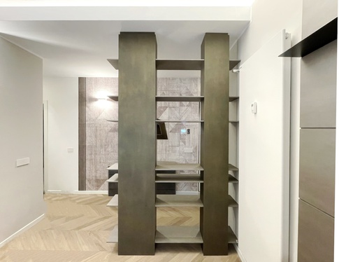 Open Space in stile moderno di 45 di Pat Gabò Interiors