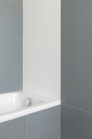 Bagno in stile contemporaneo di 5 di vianello gasparin progetti