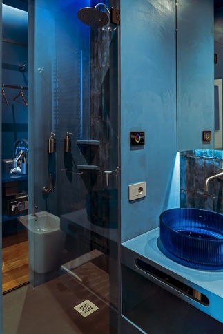 Bagno in stile contemporaneo di 3 di RAG Architettura di Giuseppe Raimondo Architetto