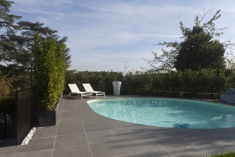 Piscina in stile moderno di 200 di zero6studio