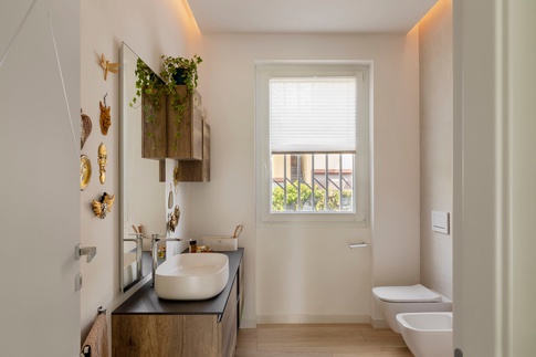 Bagno in stile contemporaneo di 7 di Caterina Scamardella Architetto