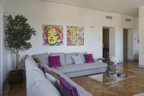 Soggiorno in stile contemporaneo di 56 di MatStudio