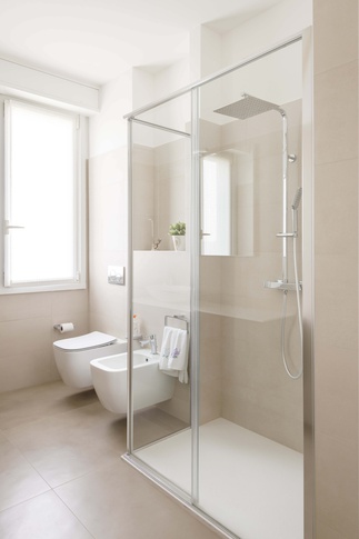 Bagno in stile contemporaneo di 7 di STUDIO FABIO VIZZI ARCHITETTURA