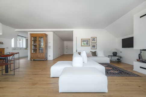 Soggiorno in stile contemporaneo di 30 di Nicoletta Zanella