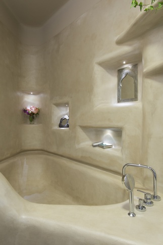 Bagno in stile contemporaneo di 8 di Archifacturing - Sara Cimarelli & Giorgio Opolka architetti
