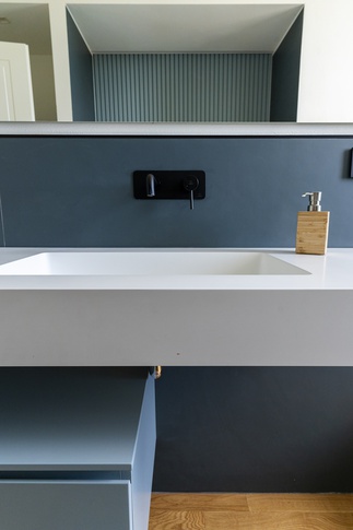 Bagno in stile mediterraneo di 5 di Lorenzo Rossi Architetto Bagno in stile mediterraneo di 5 di Lorenzo Rossi Architetto
