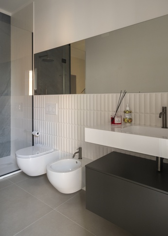 Bagno in stile moderno di 6 di Michela Cordisco Studio