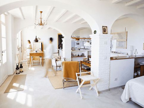 Open Space in stile classico di 75 di Equus Architects