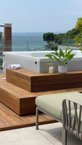 Terrazza in stile contemporaneo di 40 di Cariolato Arredamenti