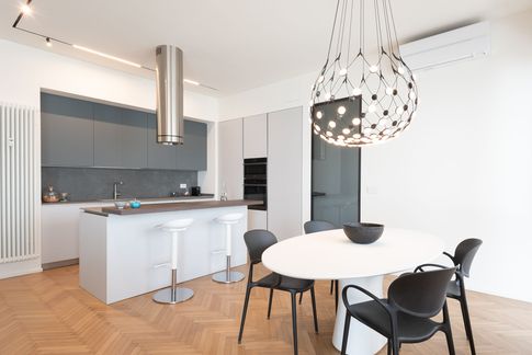 Open Space in stile contemporaneo di 45 di Doppionodo Interior