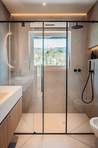 Bagno di Servizio in stile japandi di 4 di Alexandra Designer Bagno di Servizio in stile japandi di 4 di Alexandra Designer