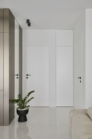 Ingresso in stile moderno di 3 di Chantal Forzatti architetto