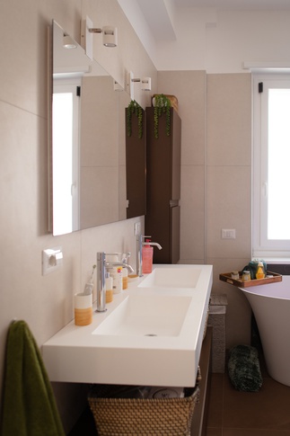 Bagno in stile urban jungle di 9 di Prototype Design&Arc Bagno in stile urban jungle di 9 di Prototype Design&Arc