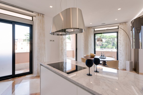 Cucina in stile moderno di 25 di Gruppo Castaldi