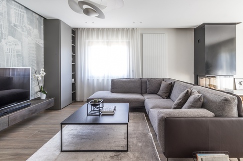 Soggiorno in stile contemporaneo di 25 di Desearq studio - architettura e interior design