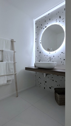 Bagno in stile minimal di 6 di Valeria Eva Rossi Architetta