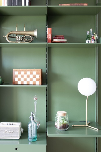 Soggiorno in stile contemporaneo di 35 di Elena Russo Interiors