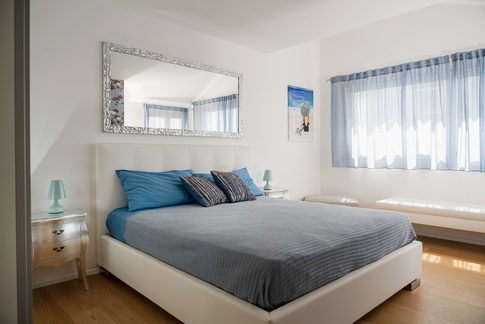 Camera da Letto in stile contemporaneo di 16 di Patrizia Drudi Architetto Camera da Letto in stile contemporaneo di 16 di Patrizia Drudi Architetto