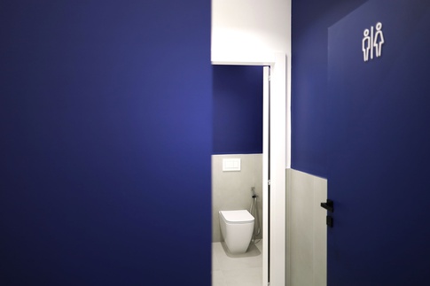 Bagno in stile minimal di 4 di DDuMstudio