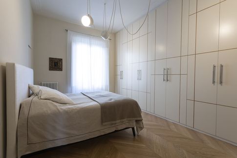 Camera da Letto in stile moderno di 24 di Architetto Francesco Franchini