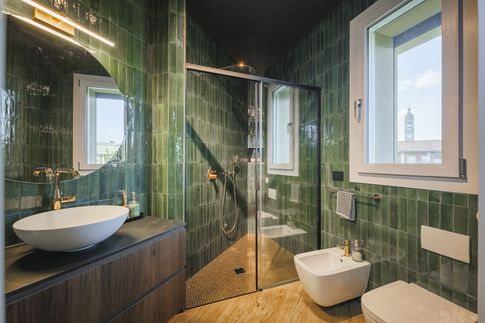 Bagno in stile contemporaneo di 5 di SaturninoStudio Architecture and Design