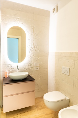 Bagno in stile contemporaneo di 5 di AD Design