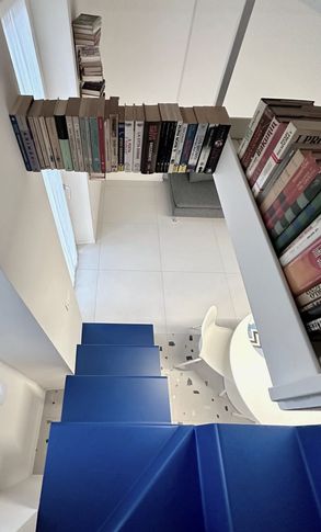 Scale in stile minimal di 3 di Valeria Eva Rossi Architetta