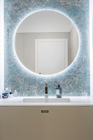 Bagno in stile contemporaneo di 5 di Studio Nakse