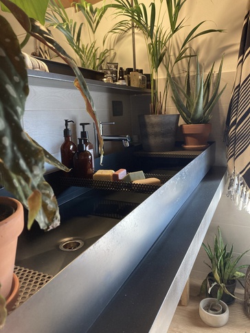 Bagno in stile soft industrial di 16 di Easy Living