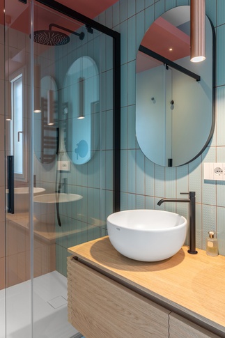 Bagno in stile contemporaneo di 4 di Maurizio Giovannoni Studio Bagno in stile contemporaneo di 4 di Maurizio Giovannoni Studio
