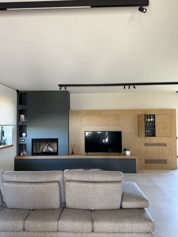 Soggiorno in stile contemporaneo di 55 di Giuseppe Palermo architetto (Soqquadro architetti)