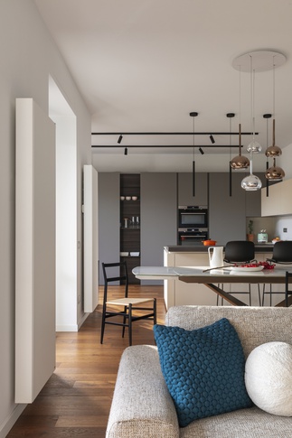 Open Space in stile moderno di 61 di Chantal Forzatti architetto Open Space in stile moderno di 61 di Chantal Forzatti architetto