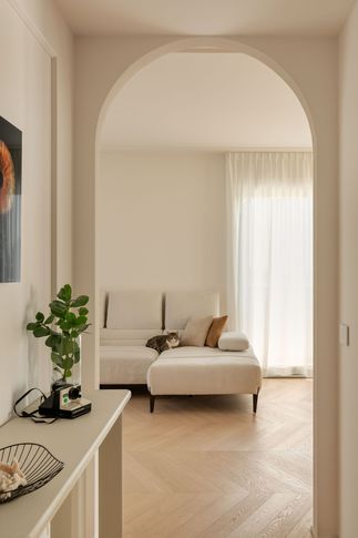 Open Space in stile minimal di 38 di Sofia Carta Studio