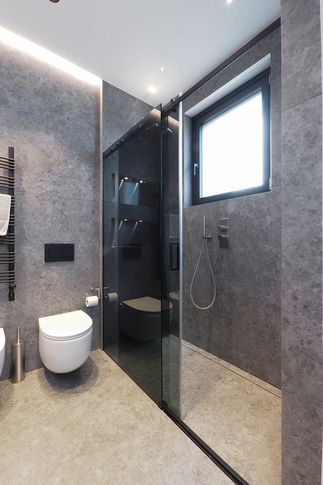 Bagno di Servizio in stile moderno di 6 di Desearq studio - architettura e interior design Bagno di Servizio in stile moderno di 6 di Desearq studio - architettura e interior design
