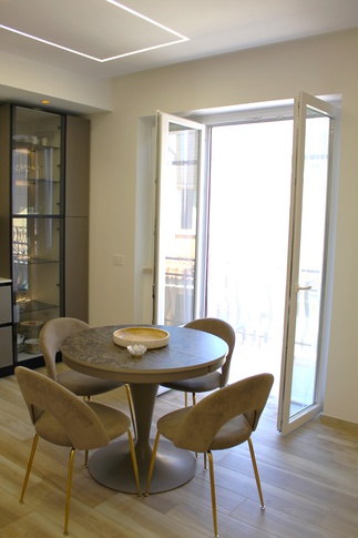 Soggiorno in stile contemporaneo di 24 di Melissa Domenici Architetto